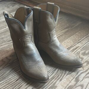 Frye Billy short Western cowboy boots light tan size 7 EUC